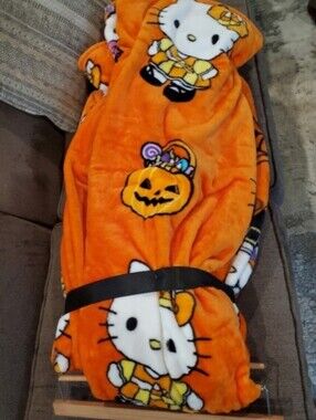Vital Hello Kitty Halloween Throw Blanket-NWT